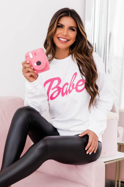 Babe White Graphic Sweatshirt
